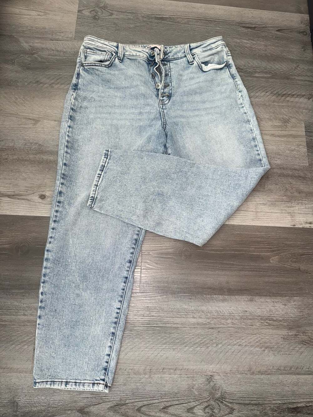 SO High Rise Mom Jeans Size 13/31 Light Wash Denim Button Fly